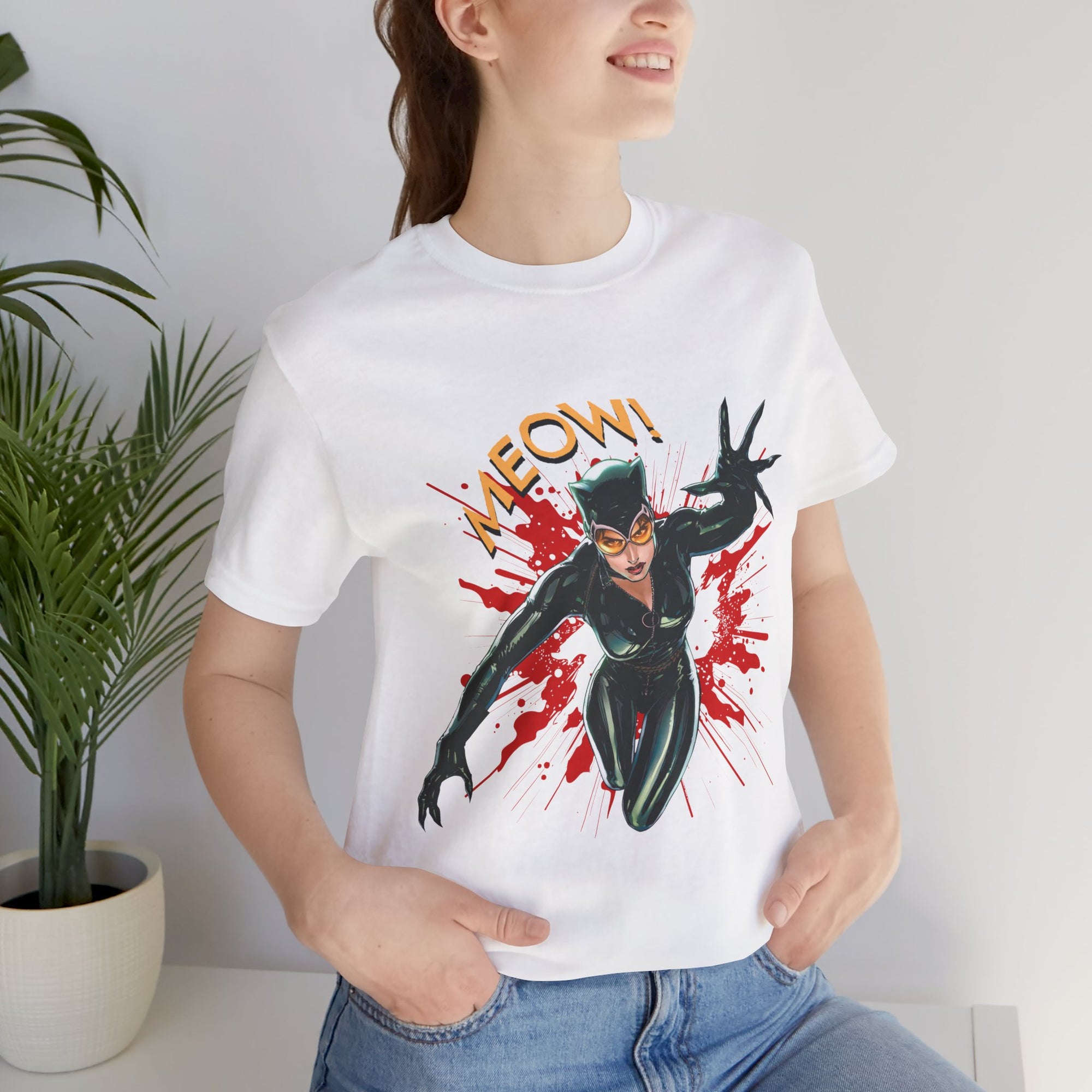 Catwoman T-Shirt - Unisex Tee - DC Comics